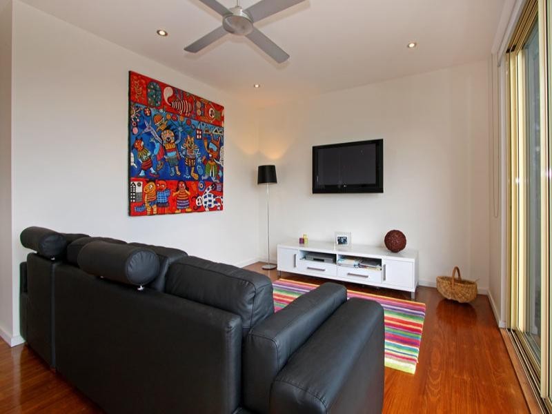 16 Chunar Grove, Mccrae VIC 3938