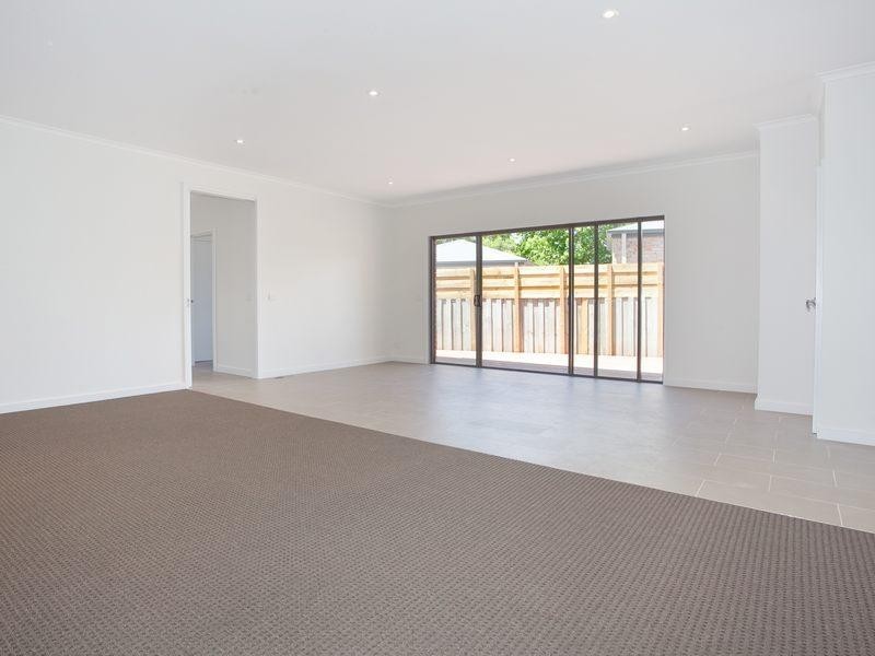 8 Wilfred Street, Rosebud VIC 3939