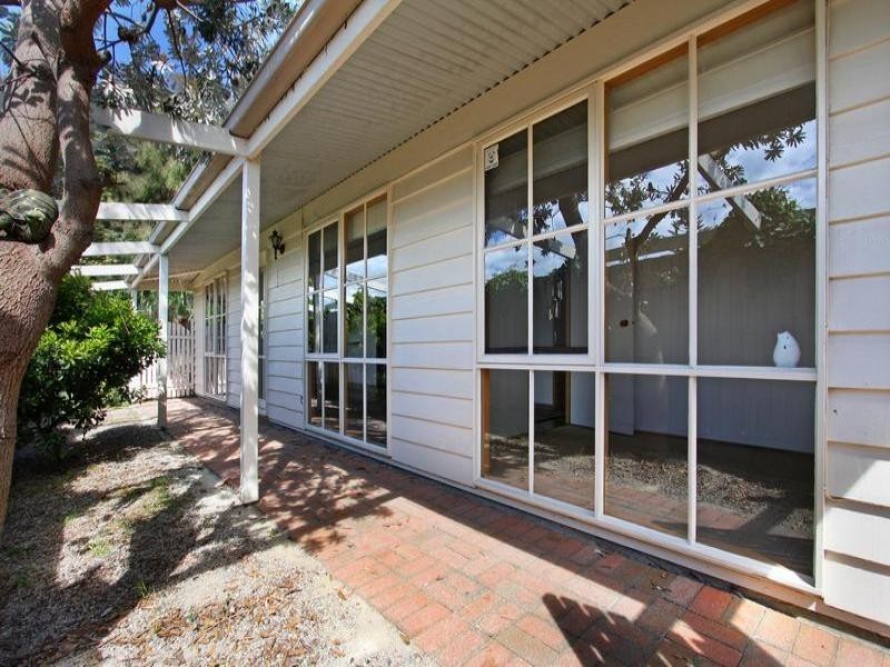 9 Seventh Avenue, Rosebud VIC 3939