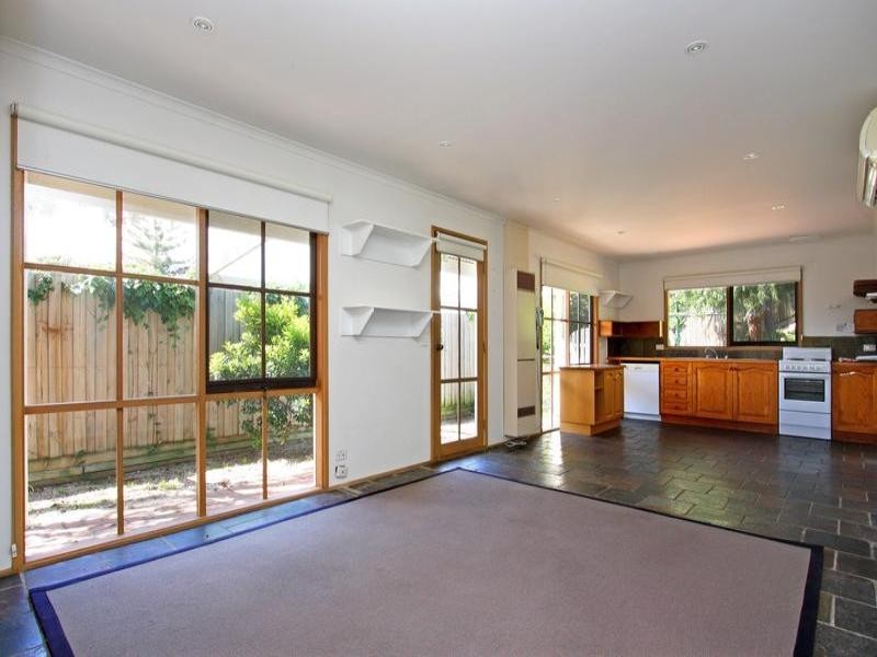 9 Seventh Avenue, Rosebud VIC 3939