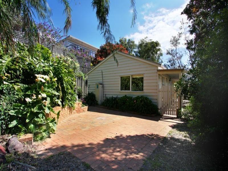 9 Seventh Avenue, Rosebud VIC 3939