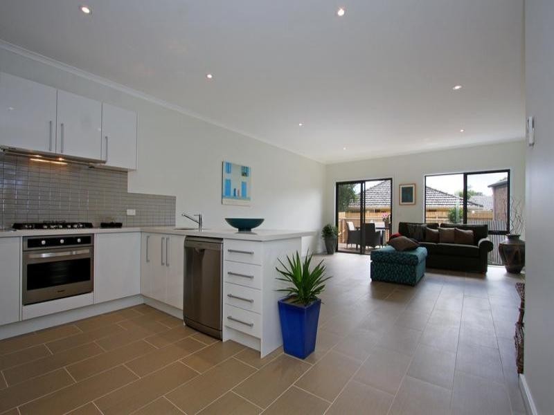 8 Wilfred Street, Rosebud VIC 3939