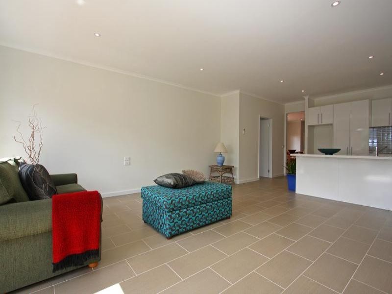 8 Wilfred Street, Rosebud VIC 3939