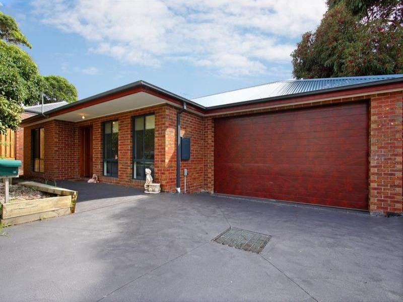 16 Warraburra Avenue, Rosebud VIC 3939