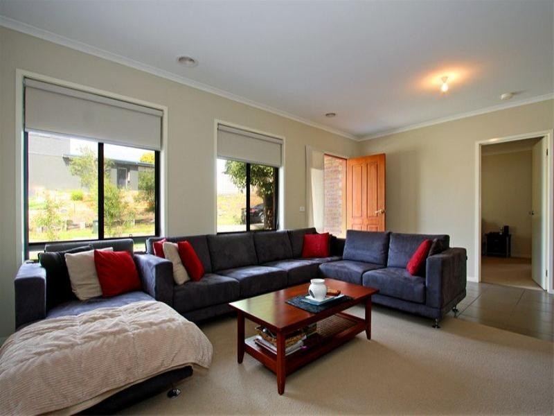 16 Warraburra Avenue, Rosebud VIC 3939