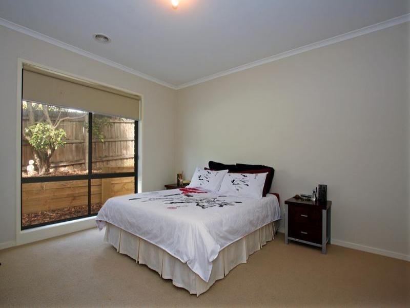 16 Warraburra Avenue, Rosebud VIC 3939