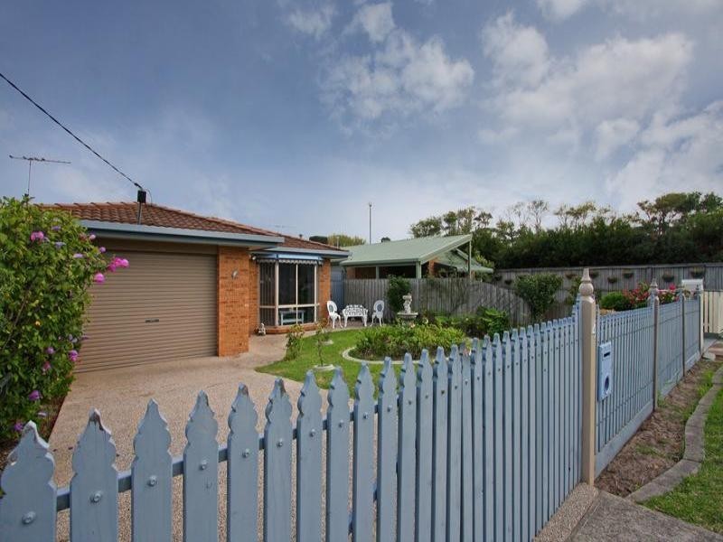 4 Third Avenue, Rosebud VIC 3939