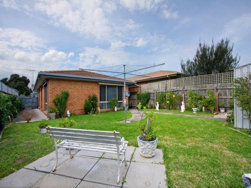 4 Third Avenue, Rosebud VIC 3939