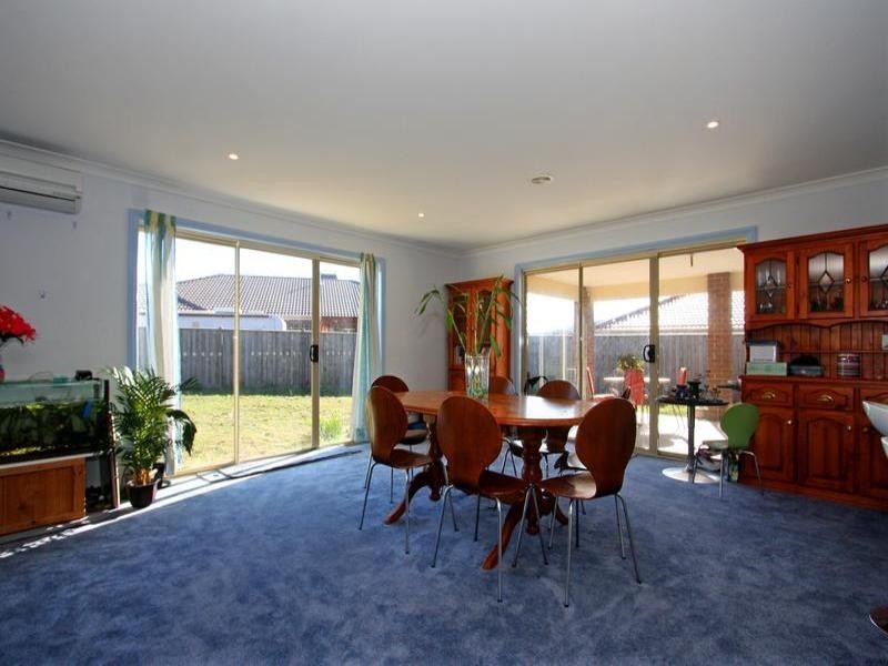 25 Parkedge Circuit, Rosebud VIC 3939