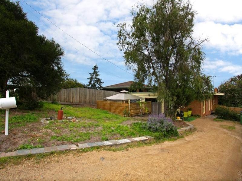 25 Coleman Crescent, Rosebud VIC 3939