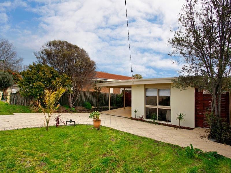 44 Seventh Avenue, Rosebud VIC 3939