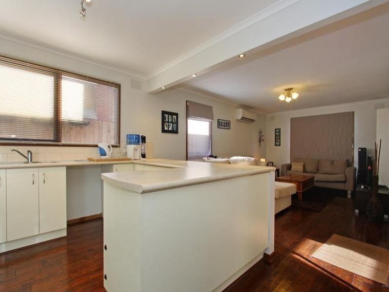 44 Seventh Avenue, Rosebud VIC 3939