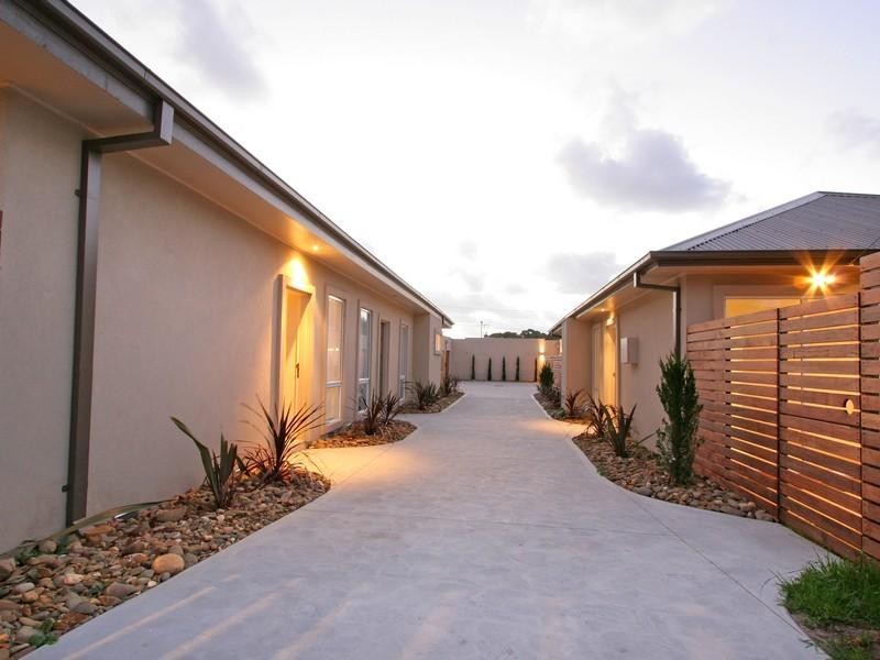 Unit 4/4 Fourth Avenue, Rosebud VIC 3939