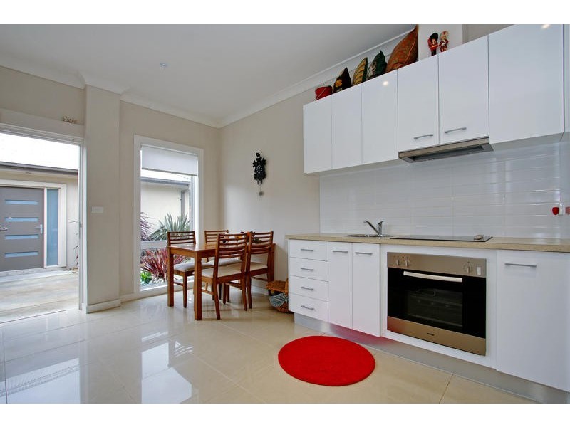 Unit 2, 4 Fourth Avenue, Rosebud VIC 3939