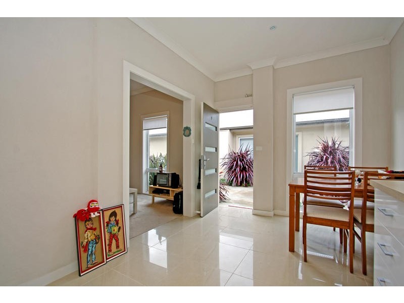 Unit 2, 4 Fourth Avenue, Rosebud VIC 3939