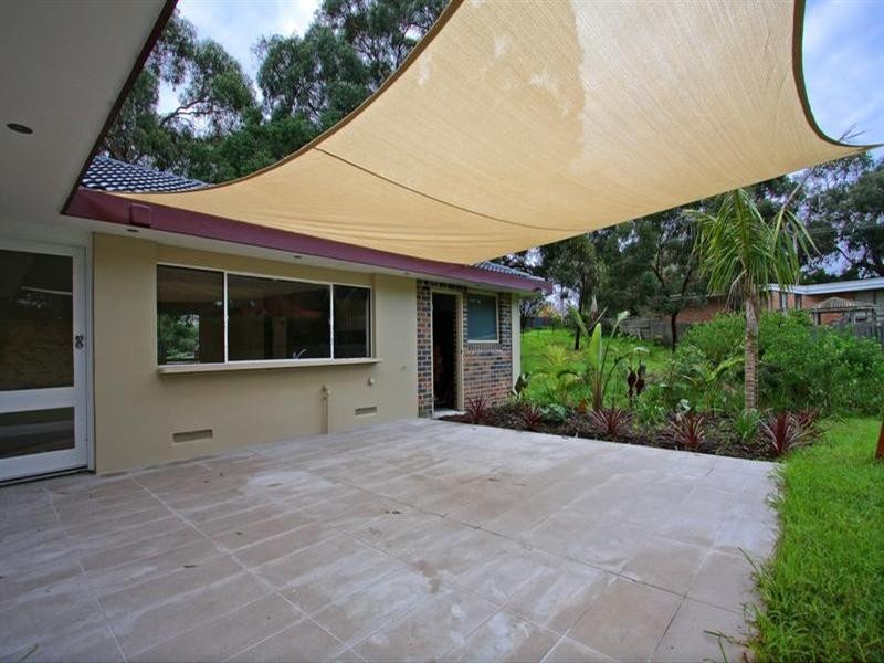 2 Leisure Way North, Rosebud VIC 3939