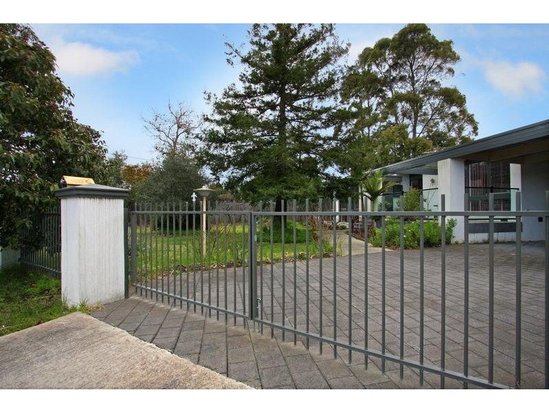 24 Woodvale Grove, Rosebud VIC 3939