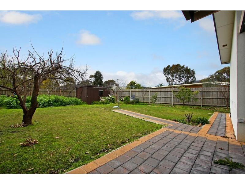 24 Woodvale Grove, Rosebud VIC 3939