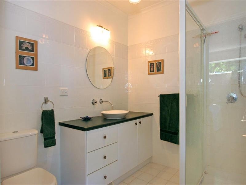 16 Seventh Avenue, Rosebud VIC 3939