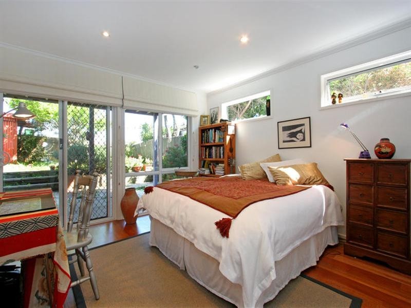 16 Seventh Avenue, Rosebud VIC 3939