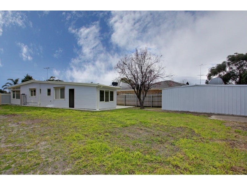 11 Madura Street, Rosebud VIC 3939