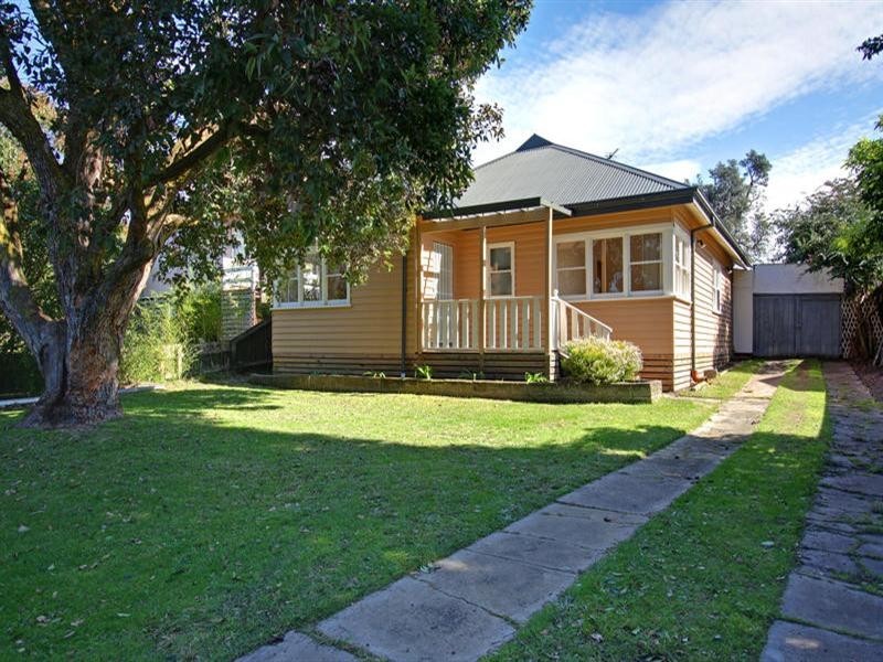 38 First Avenue, Rosebud VIC 3939