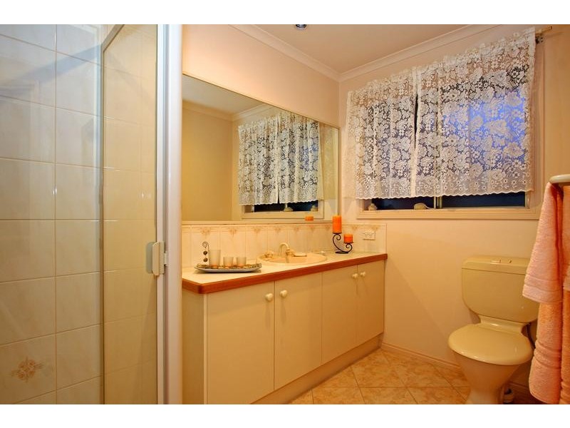 17 Gannett Avenue, Rosebud VIC 3939