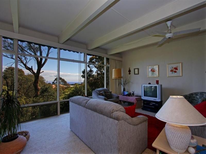 2 Nullawarre Avenue, Rosebud VIC 3939