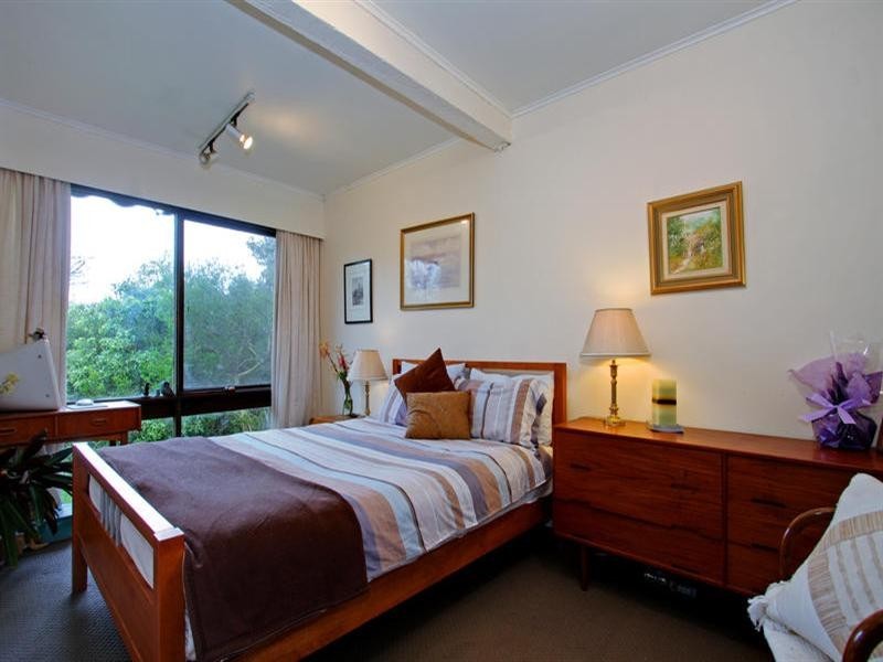 2 Nullawarre Avenue, Rosebud VIC 3939