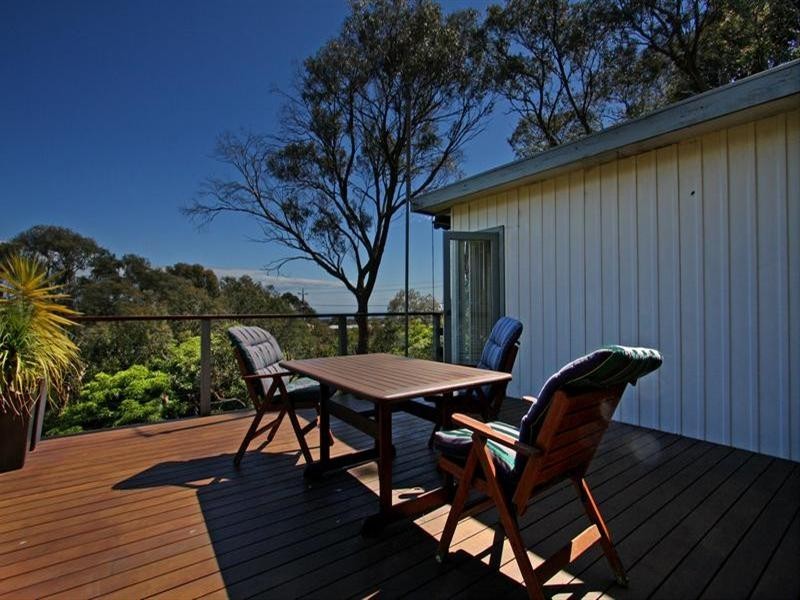 2 Nullawarre Avenue, Rosebud VIC 3939