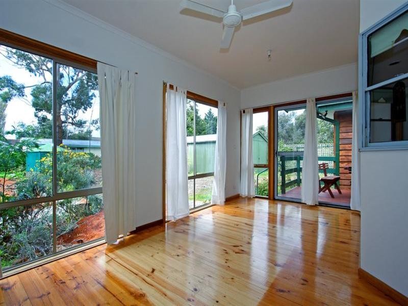 1 Florence Avenue, Rosebud VIC 3939