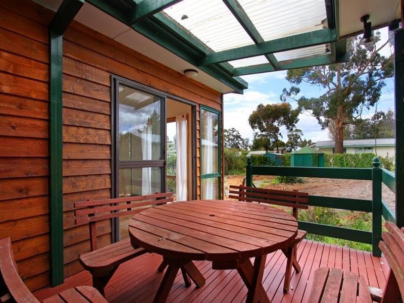 1 Florence Avenue, Rosebud VIC 3939