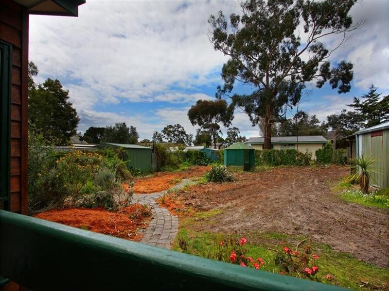 1 Florence Avenue, Rosebud VIC 3939