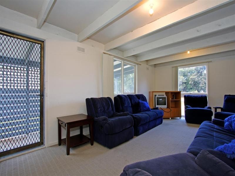 64 Elizabeth Avenue, Rosebud West VIC 3940