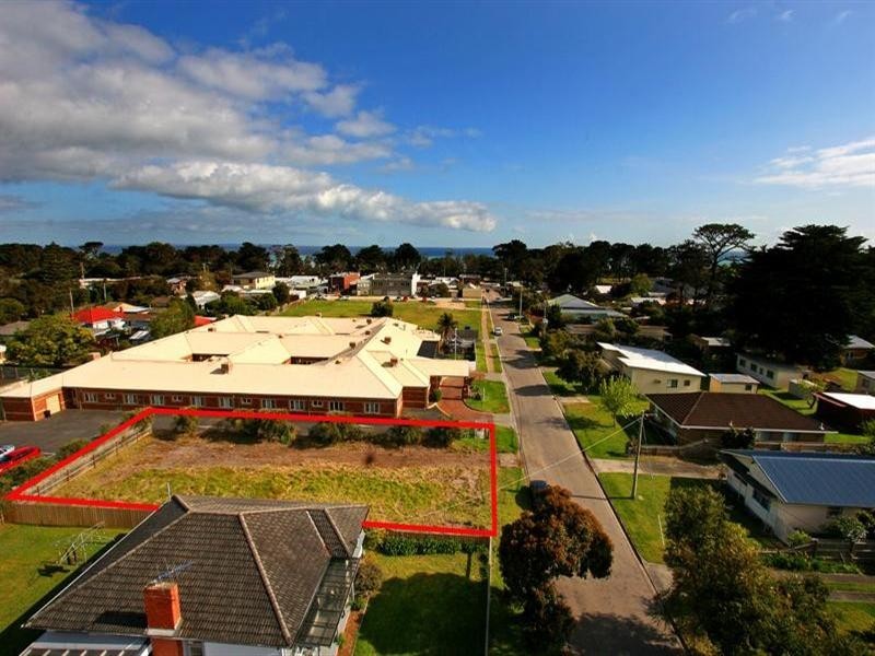 18a Capel Avenue, Rosebud VIC 3939