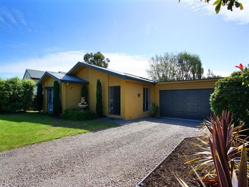 2 Tern Avenue, Rosebud VIC 3939