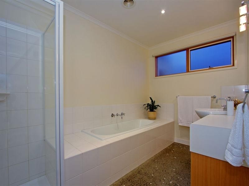 4 Lovely Meadows Court, Rosebud VIC 3939