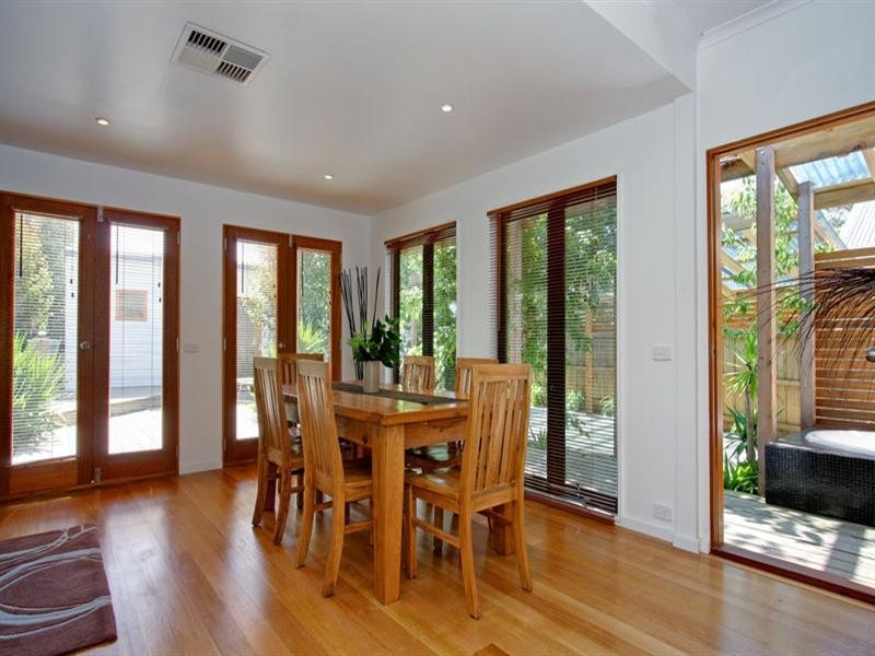 10 Lyon Street, Rosebud VIC 3939