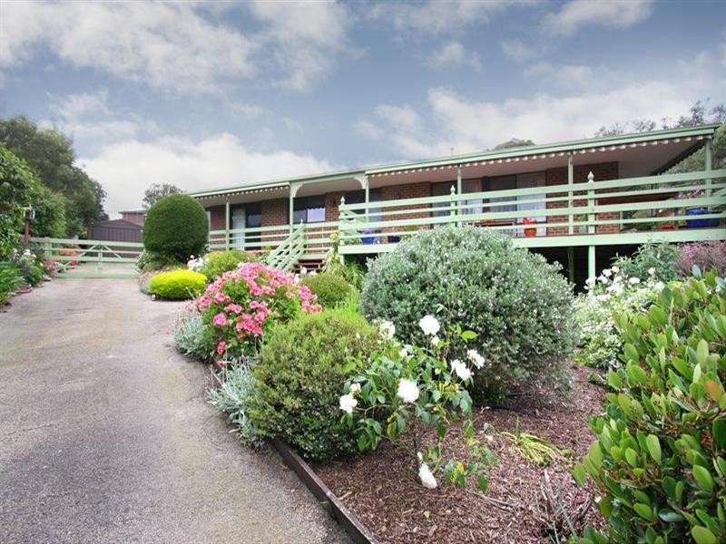 17 Crest Drive, Rosebud VIC 3939