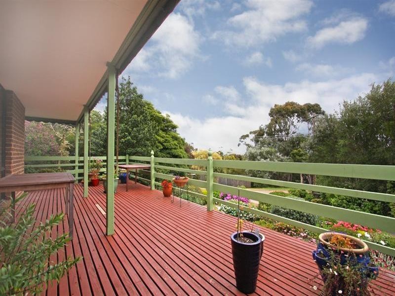 17 Crest Drive, Rosebud VIC 3939