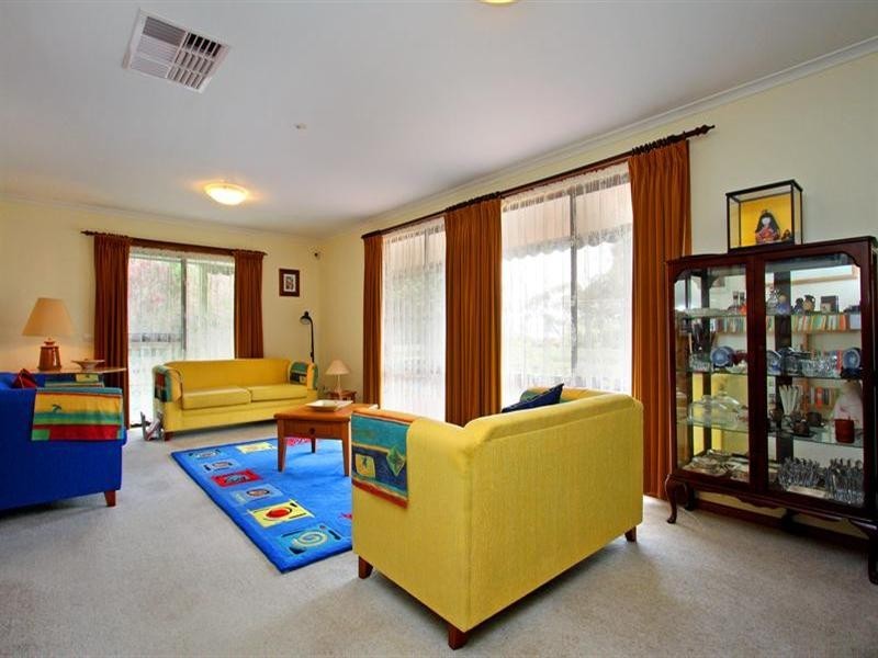 17 Crest Drive, Rosebud VIC 3939