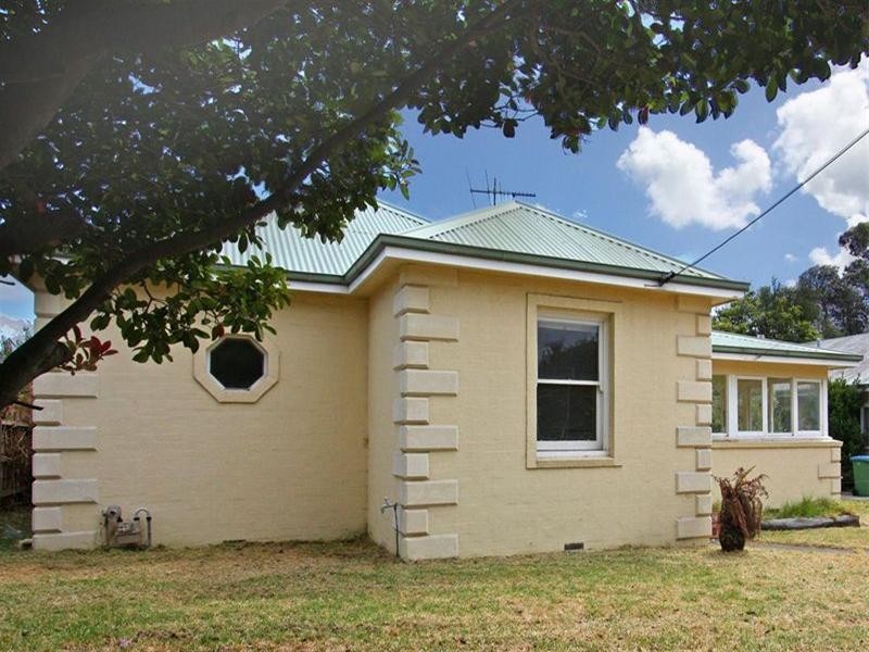 16 First Avenue, Rosebud VIC 3939