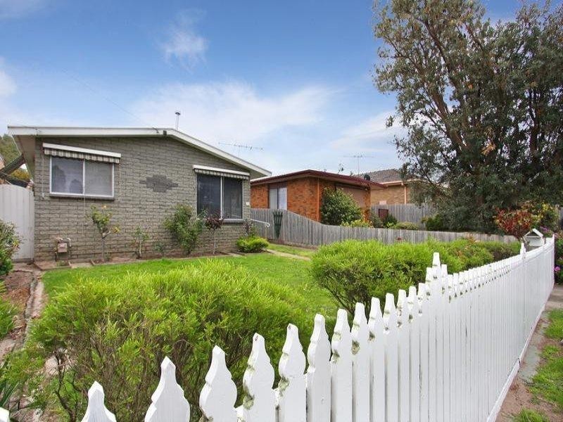 106 Fifth Avenue, Rosebud VIC 3939