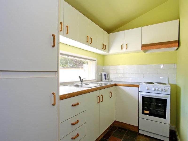 16 First Avenue, Rosebud VIC 3939