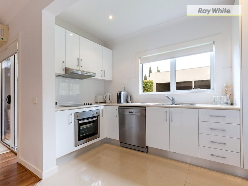 4/4 Fourth Avenue, Rosebud VIC 3939