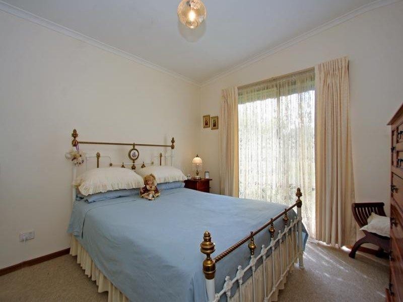 146 Sixth Avenue, Rosebud VIC 3939