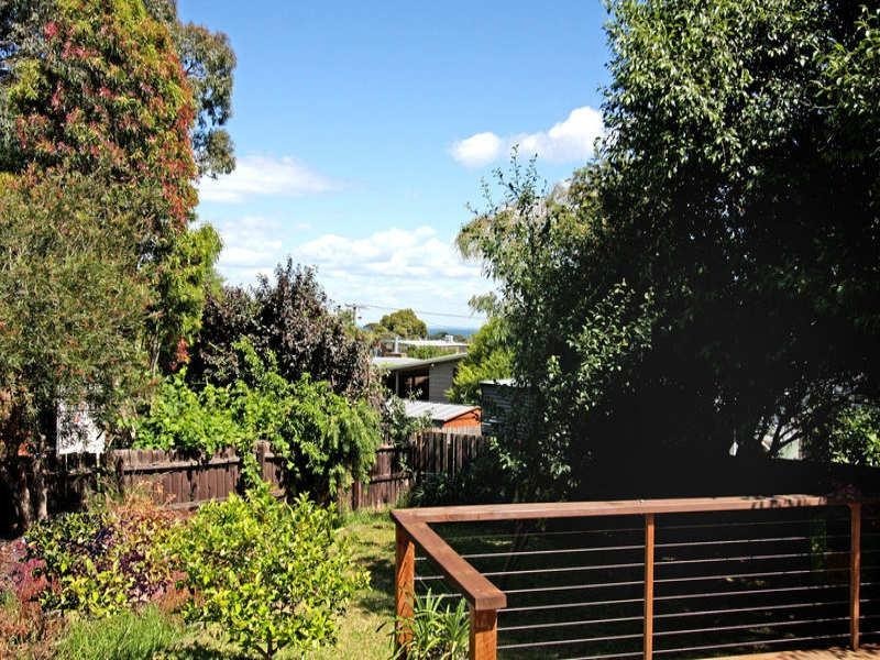 8 Dahlia Street, Dromana VIC 3936