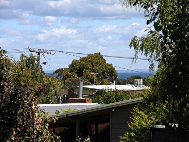 8 Dahlia Street, Dromana VIC 3936