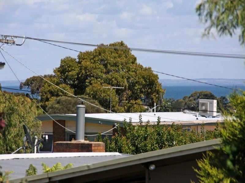 8 Dahlia Street, Dromana VIC 3936