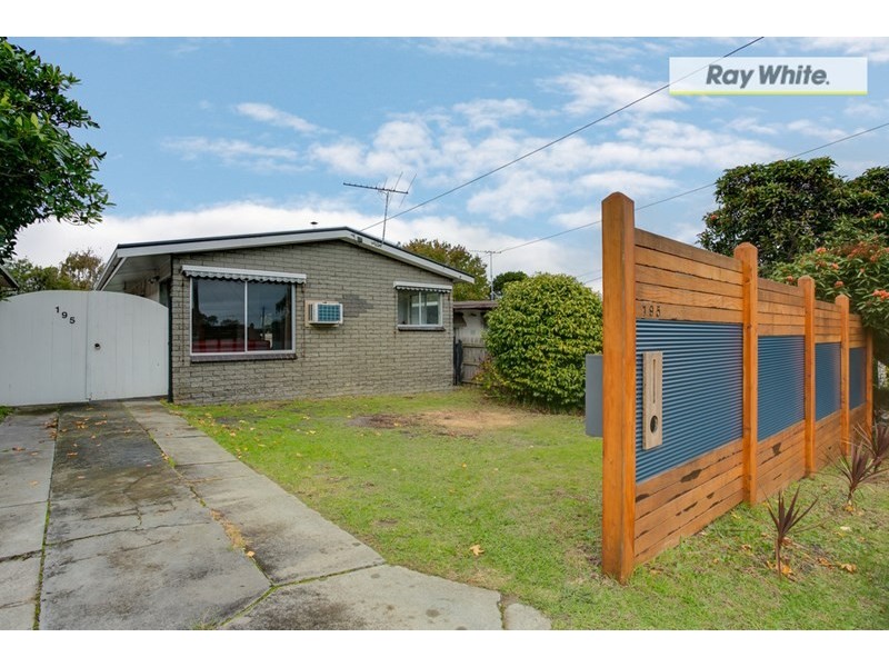 195 Eighth Avenue, Rosebud VIC 3939